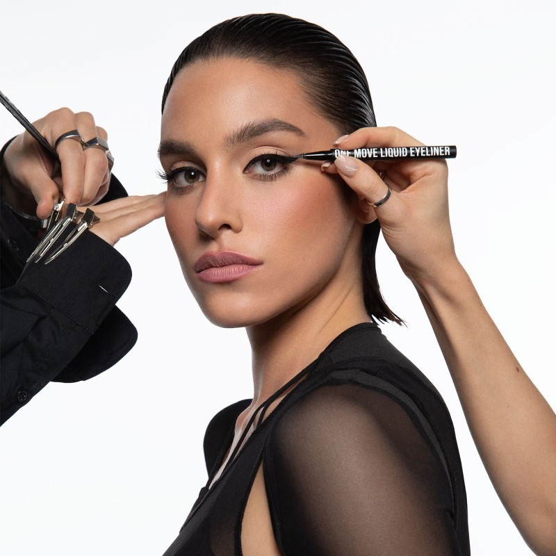 One Move Liquid Eyeliner